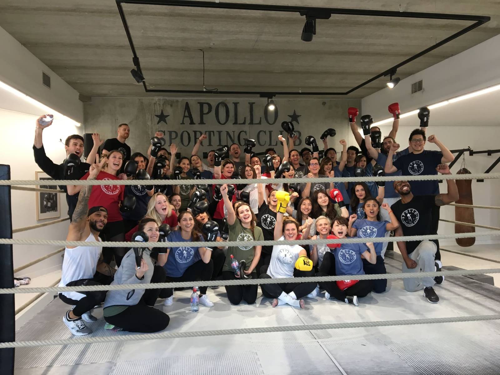 Initiation à la boxe pour les équipes de chez Parfums Christian Dior à Paris 19 Rosa Parks