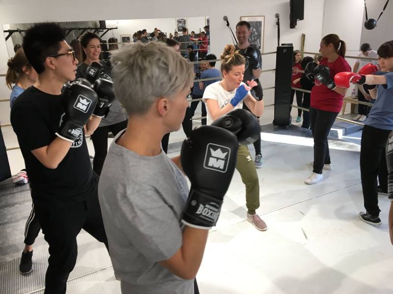 Initiation à la boxe pour les équipes de chez Parfums Christian Dior à Paris 19 Rosa Parks